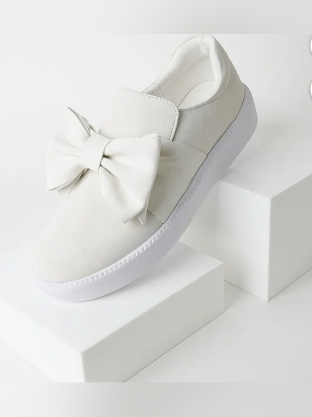 J Adam’s size 9 Women’s White Bow Slip-On Sneakers